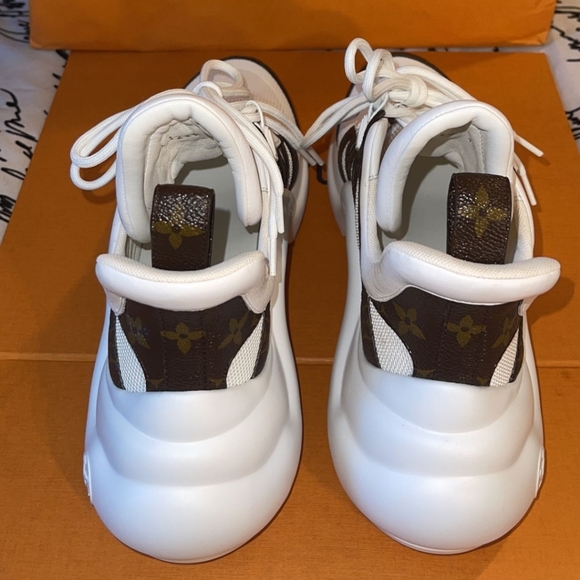 SOLD!!!! LV Louis Vuitton ArchLight Sneakers - Picture 3 of 8